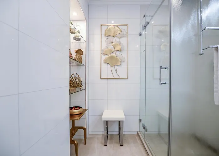 Stylisch Und Schick, Neue Wohnung, U-bahn 2 Minuten * קלן