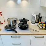 아파트 Stylisch Und Schick, Neue Wohnung, U-bahn 2 Minuten *