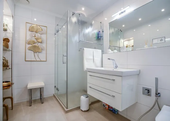 Stylisch Und Schick, Neue Wohnung, U-bahn 2 Minuten Apartment Cologne