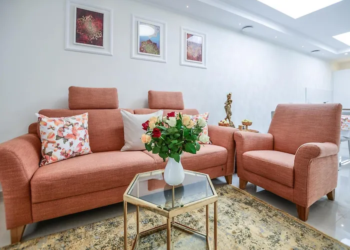 Stylisch Und Schick, Neue Wohnung, U-bahn 2 Minuten * Keulen