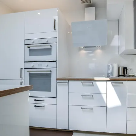 Stylisch Und Schick, Neue Wohnung, U-bahn 2 Minuten Apartment *