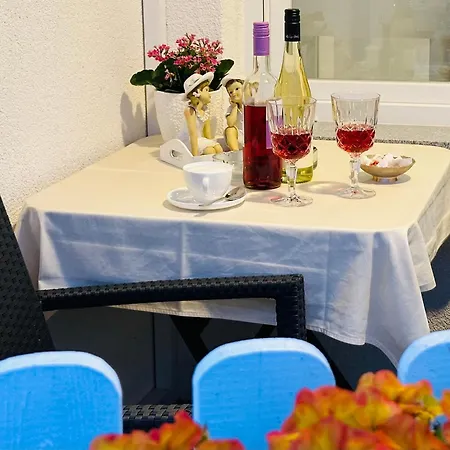 Stylisch Und Schick, Neue Wohnung, U-bahn 2 Minuten *