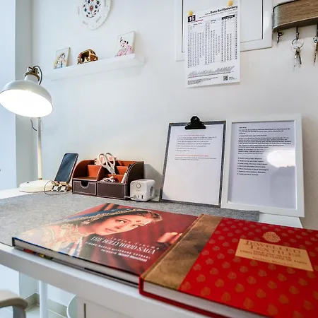 Stylisch Und Schick, Neue Wohnung, U-bahn 2 Minuten *