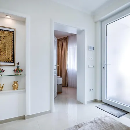 Stylisch Und Schick, Neue Wohnung, U-bahn 2 Minuten Apartment