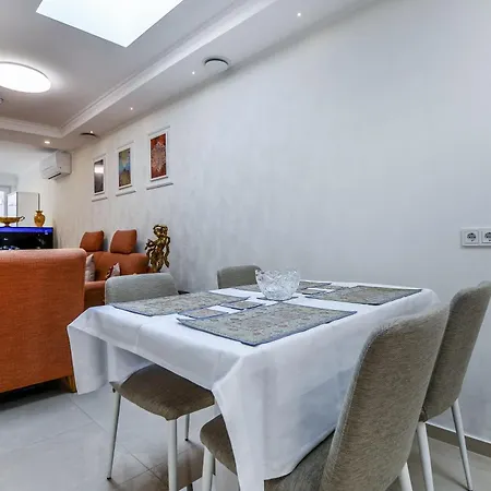 Stylisch Und Schick, Neue Wohnung, U-bahn 2 Minuten * קלן