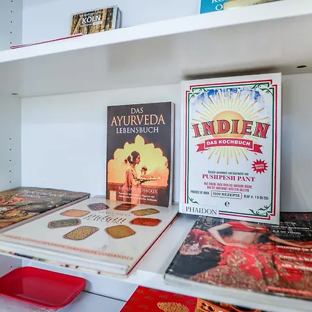 Stylisch Und Schick, Neue Wohnung, U-bahn 2 Minuten * קלן