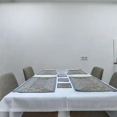 Stylisch Und Schick, Neue Wohnung, U-bahn 2 Minuten *