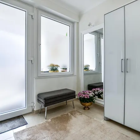 Stylisch Und Schick, Neue Wohnung, U-bahn 2 Minuten Apartment *