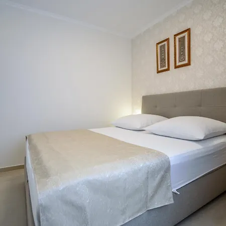 Stylisch Und Schick, Neue Wohnung, U-bahn 2 Minuten * קלן