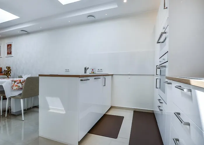 Apartman Stylisch Und Schick, Neue Wohnung, U-bahn 2 Minuten Köln