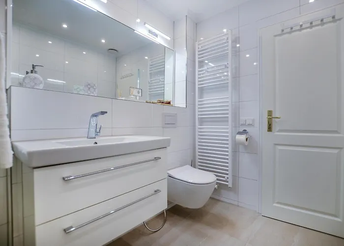 Stylisch Und Schick, Neue Wohnung, U-bahn 2 Minuten Апартаменты