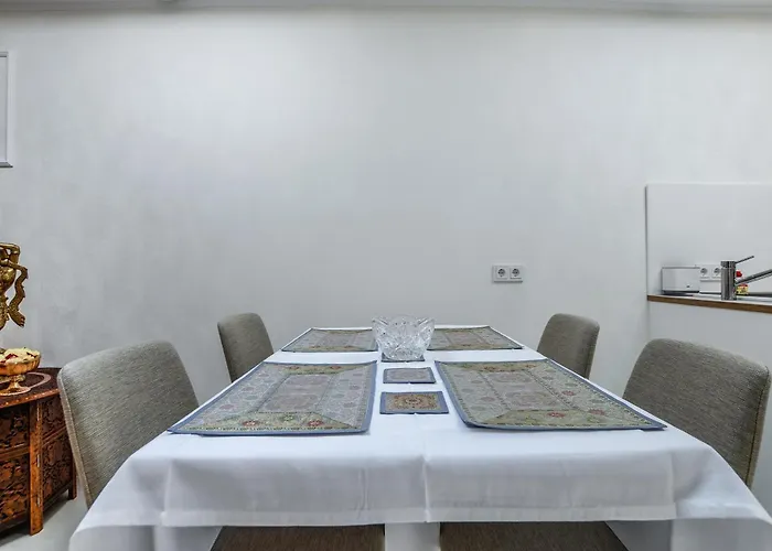 Stylisch Und Schick, Neue Wohnung, U-bahn 2 Minuten *