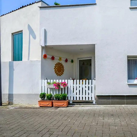 شقة Stylisch Und Schick, Neue Wohnung, U-bahn 2 Minuten *